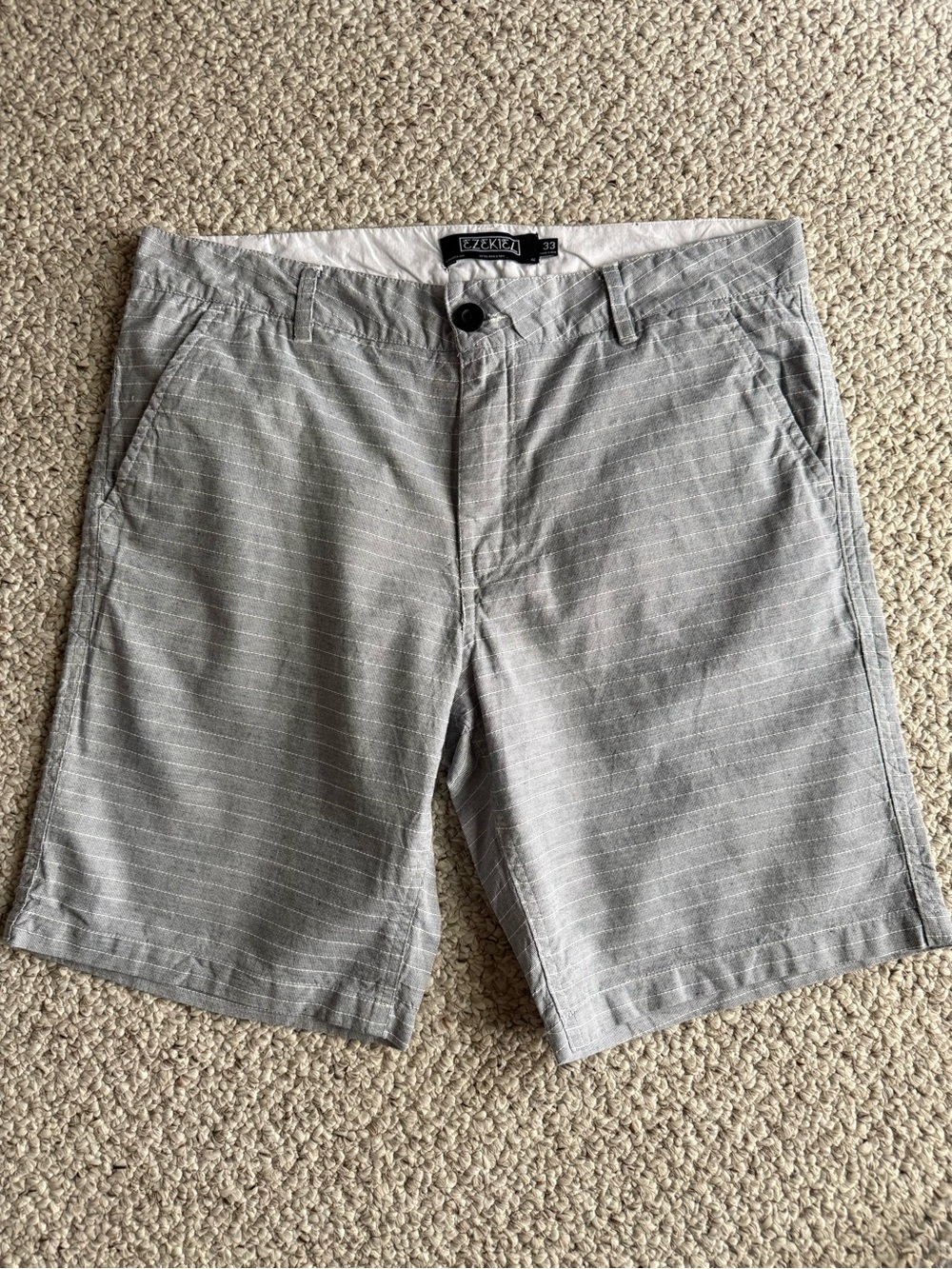 Like New Ezekiel Gray Pinstripe Flat Front Men's Shorts